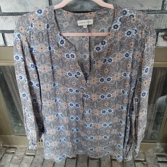 Ditsy Pattern Top - Picture 1 of 4